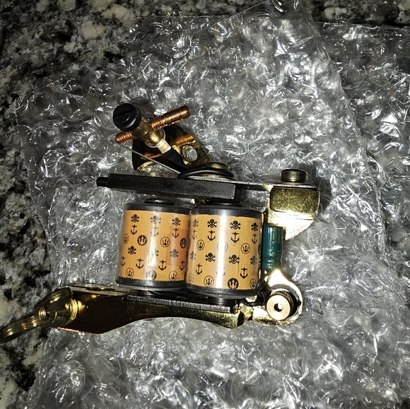 Tattoo equipment - Picture 1 of 4